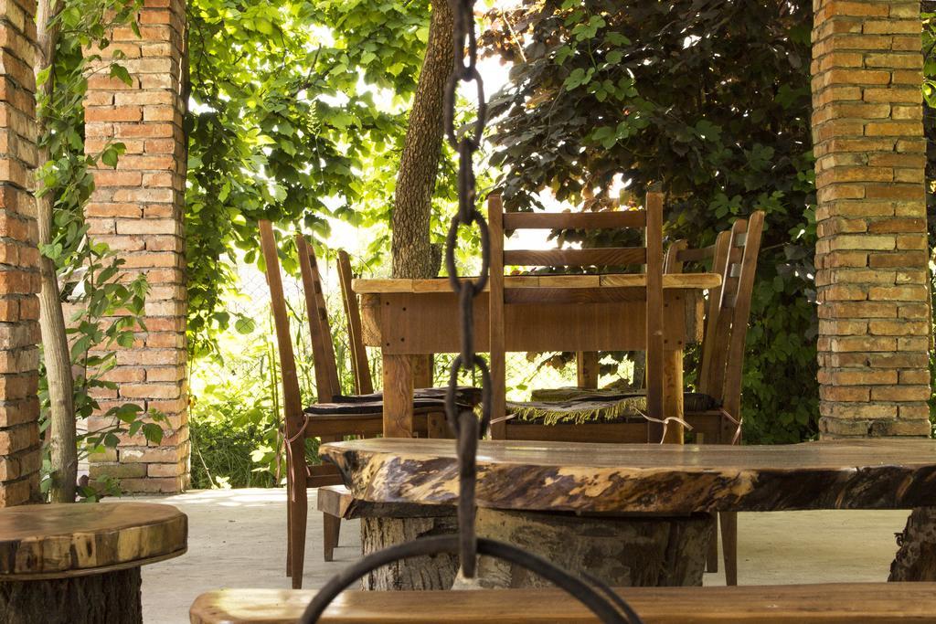 Nona Guest House Shilda Exterior photo