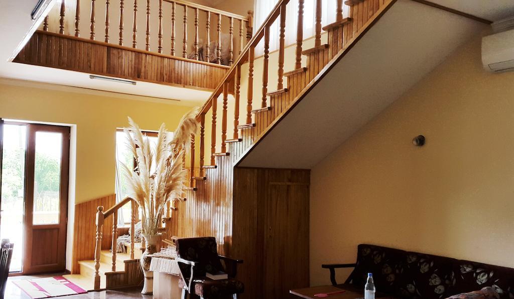 Nona Guest House Shilda Exterior photo